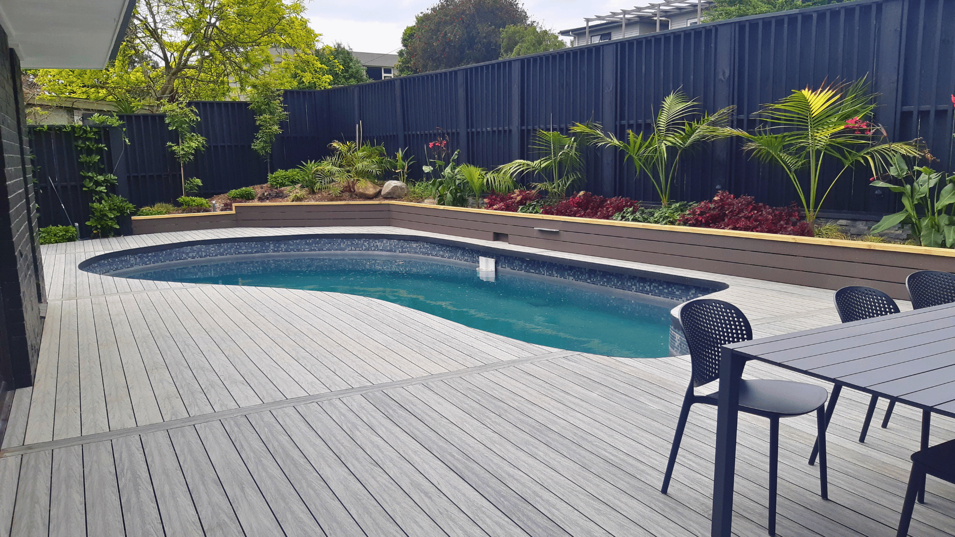 Comparison of timber and composite decking materials for Sunshine Coast homes